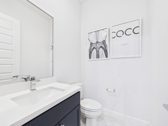 Building Photo - 2711 Clinton Dr