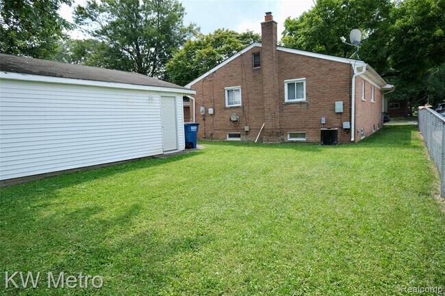 Building Photo - 1205 Alvin St