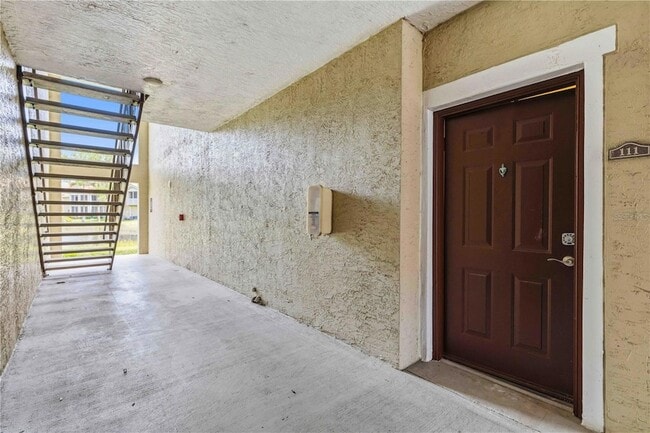 Building Photo - 5655 Bentgrass Dr