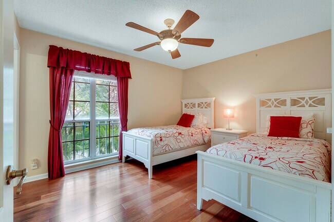 Building Photo - 27 Via Del Corso