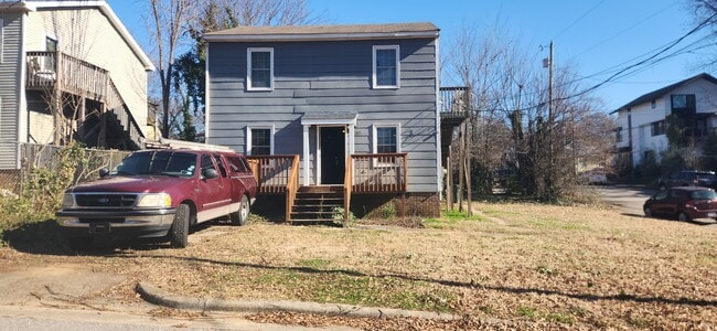 Building Photo - 202 Selwyn Alley