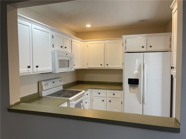 Building Photo - 106 Red Bud Ct