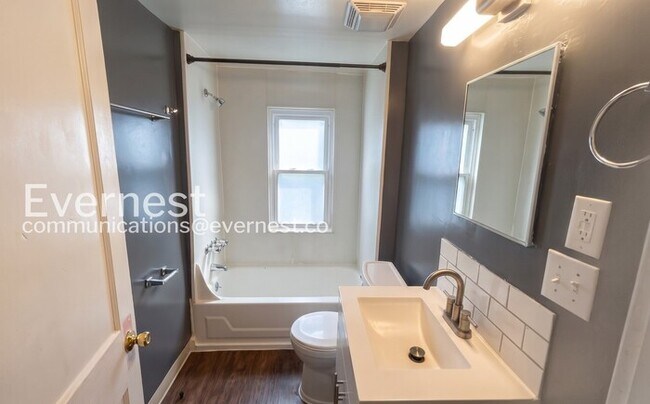 Building Photo - 323 Olentangy St