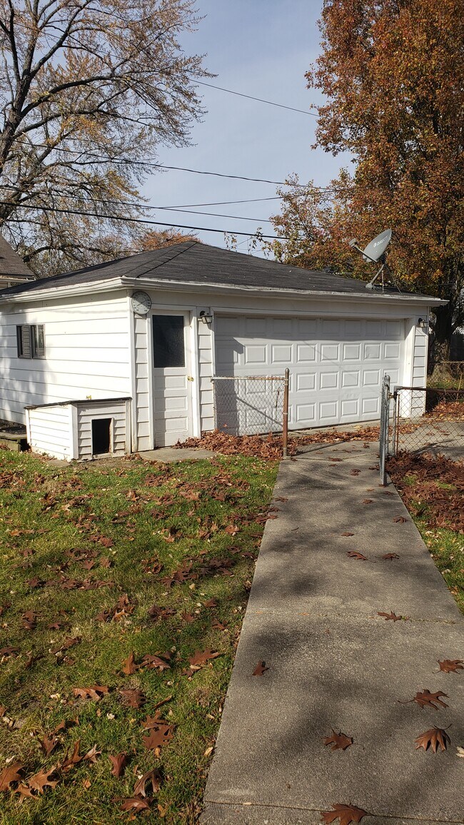 Primary Photo - 1707 Alvin St