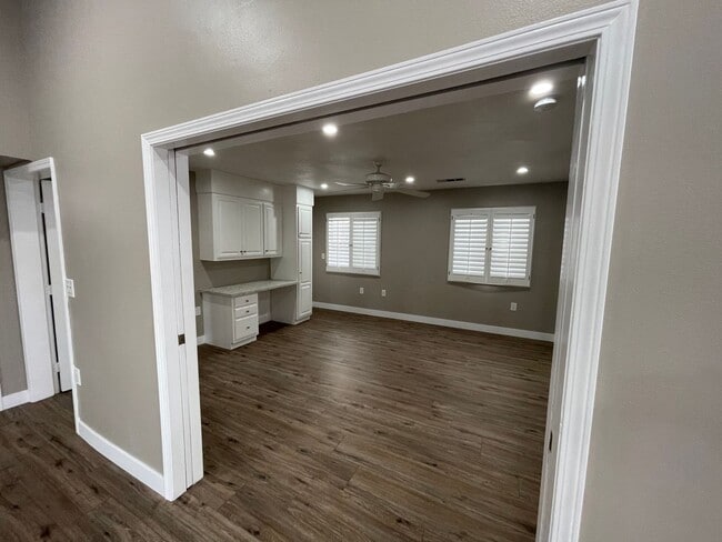 Building Photo - 5-Bedroom Carson 2-Story Home