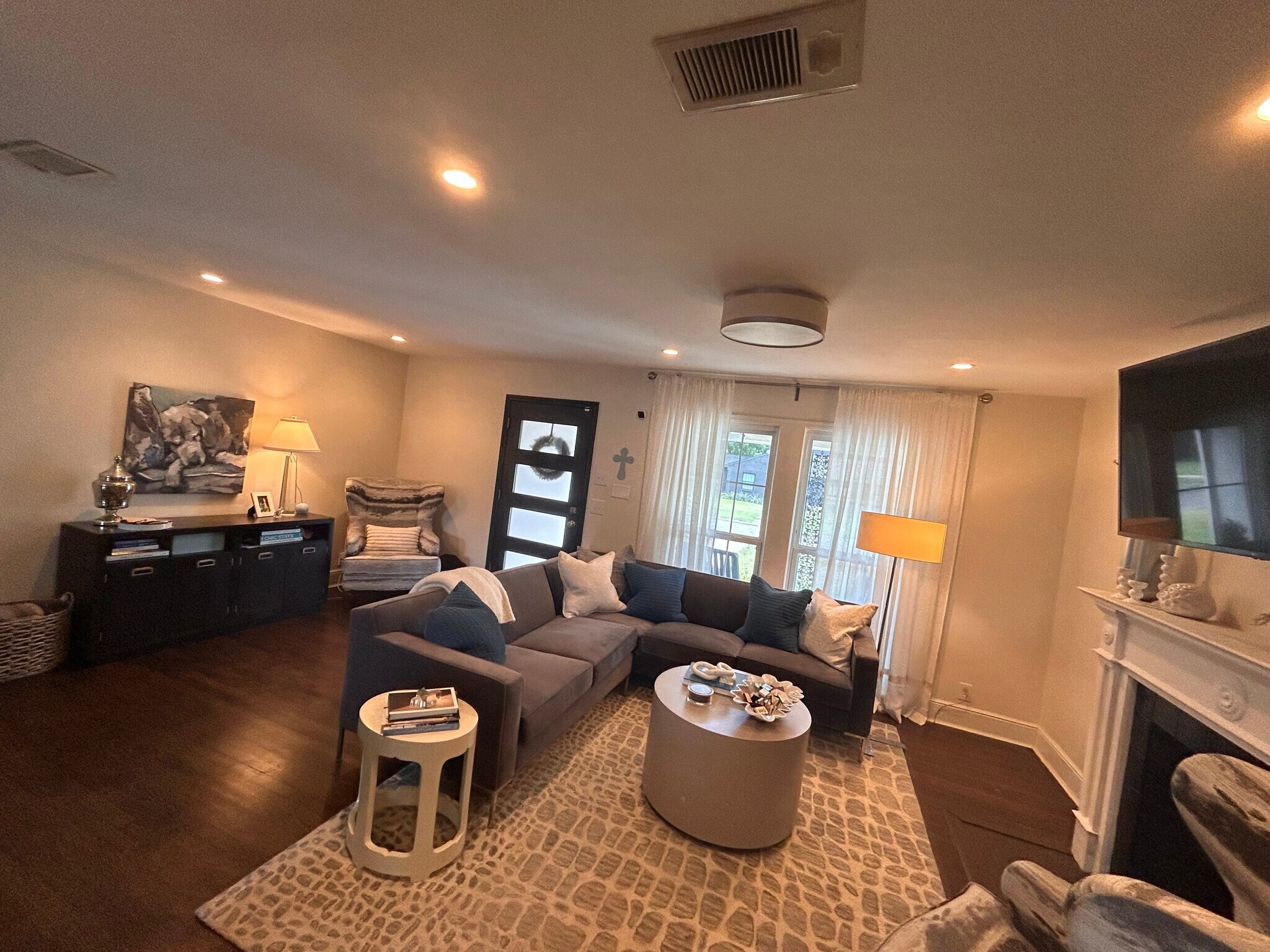 Building Photo - 5027 Wenonah Dr