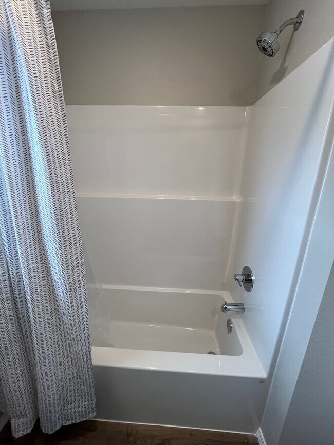 Building Photo - NEW BUILD! 4 BEDROOM 2 BATHROOM