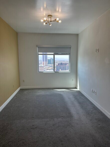 Building Photo - 150 Las Vegas Blvd N