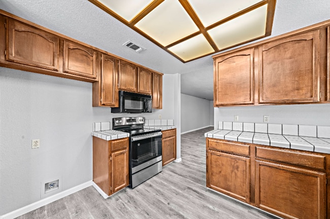 Building Photo - 7456 Santa Susana Way