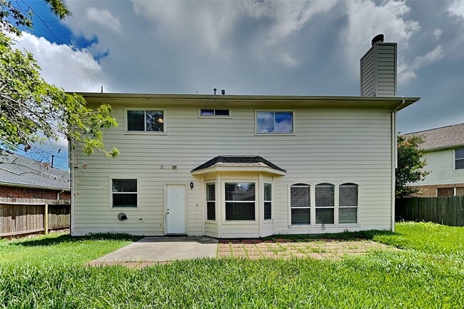 Building Photo - 5122 Chase Park Gate St