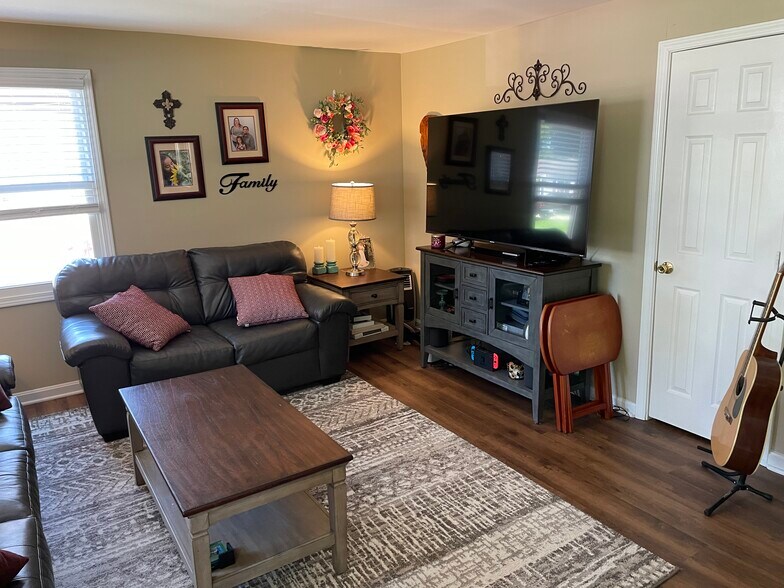 Building Photo - 1817 Washington Blvd