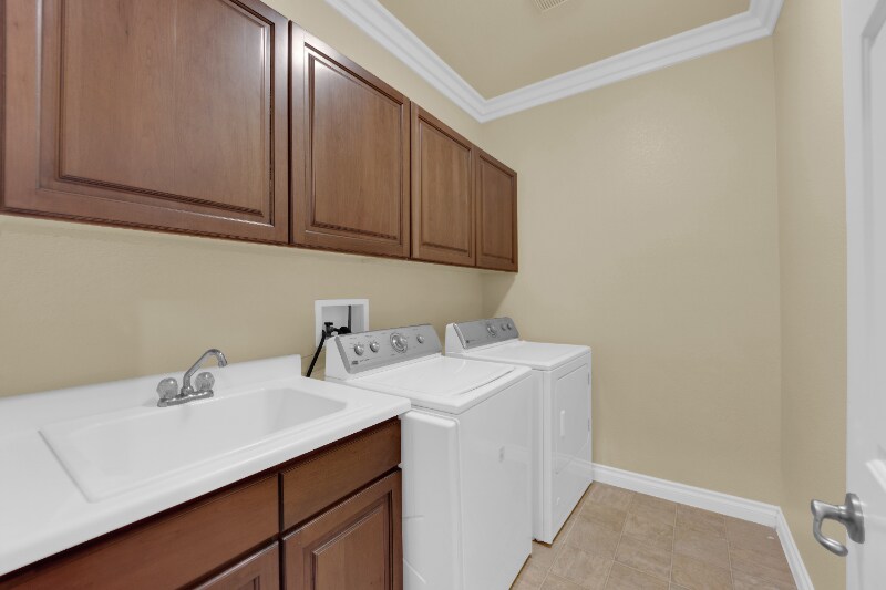 Building Photo - 10057 Portula Valley St