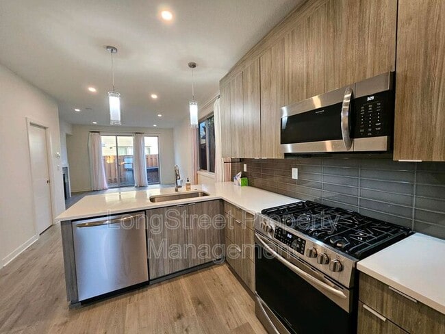 Building Photo - 7334 N Curtis Ave