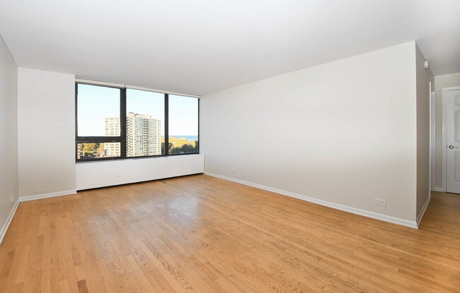 Building Photo - 3930 N Pine Grove Ave