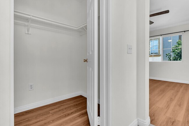 Building Photo - 8798 Nozay Ln