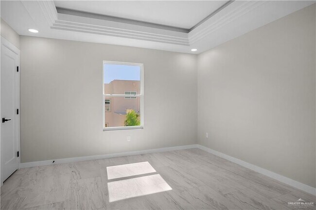 Building Photo - 2204 Corales St