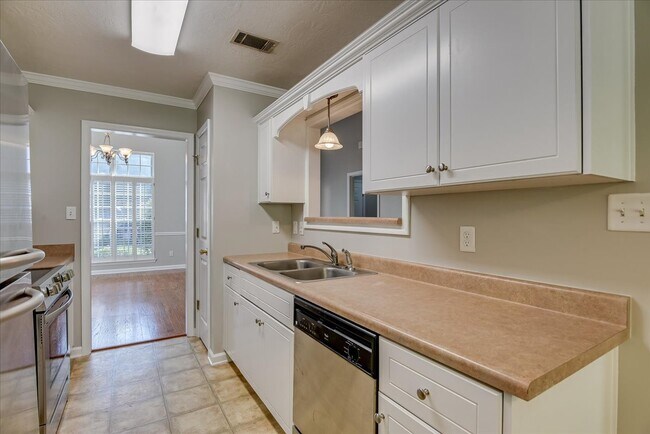 Building Photo - 1348 Wendell Ln