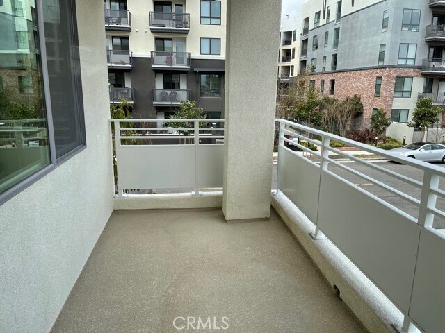 Building Photo - 1860 S Westside Dr