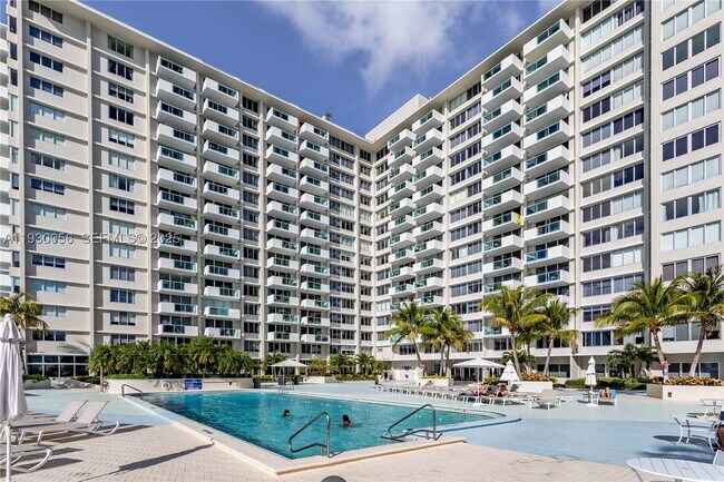 Building Photo - 1200 West Dr