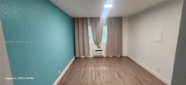 Building Photo - 1050 98th St