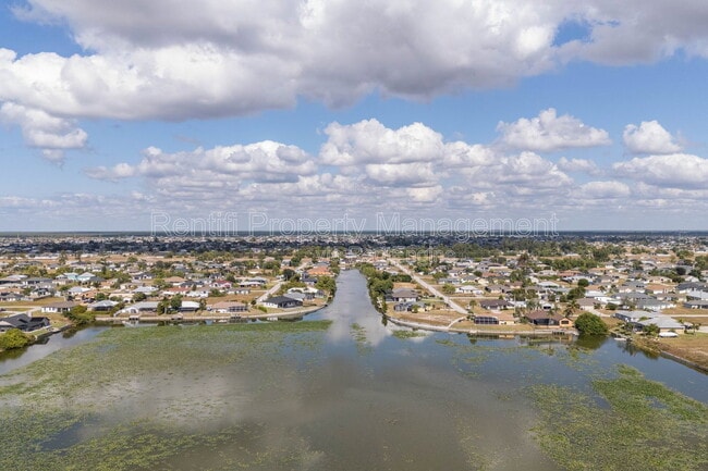 Building Photo - 304 NW 12th Ln