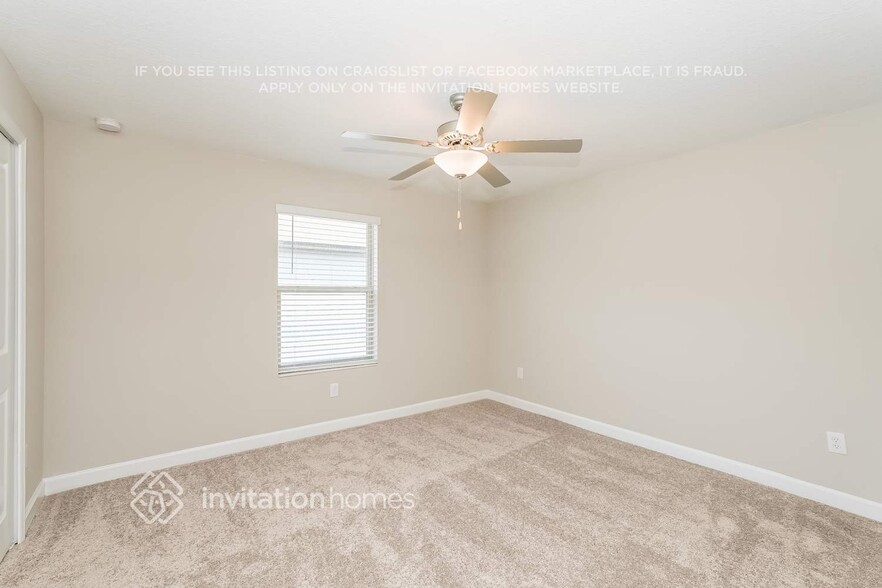 Building Photo - 2883 Coach Manors Way