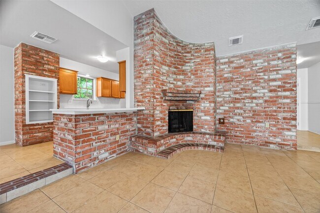 Building Photo - 22206 Red River Dr