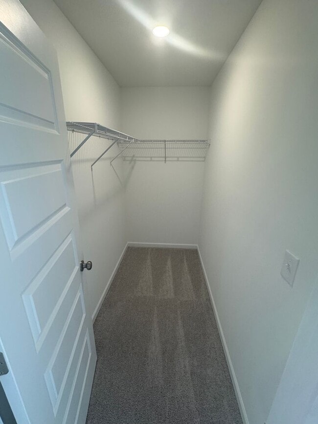 Building Photo - 2025 Townhome for Rent!