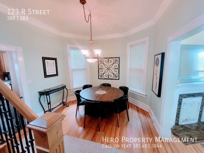 Building Photo - Extremely Desirable Stunning Avenues Home!!!
