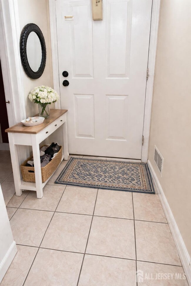 Building Photo - 28 Morgan Pl