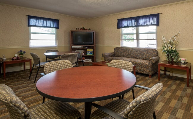 Building Photo - Creston Station Apartments