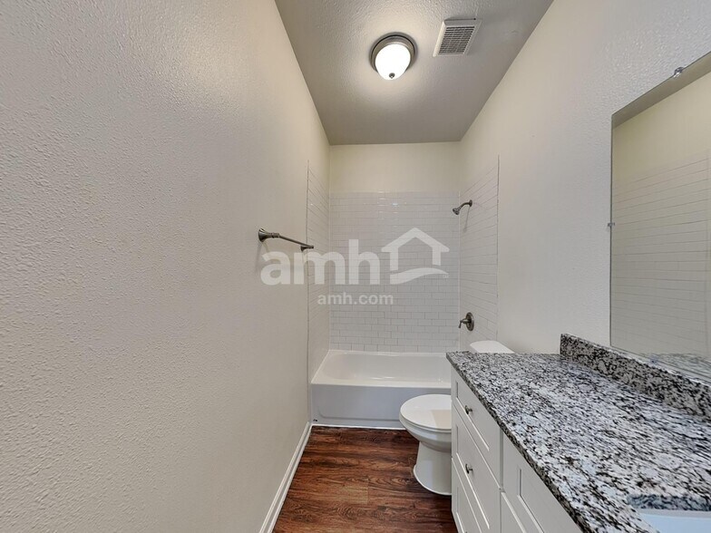 Building Photo - 1601 Oak Pl Ct