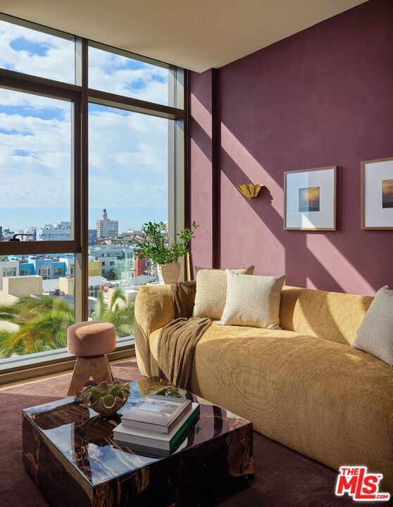 Building Photo - 700 Broadway