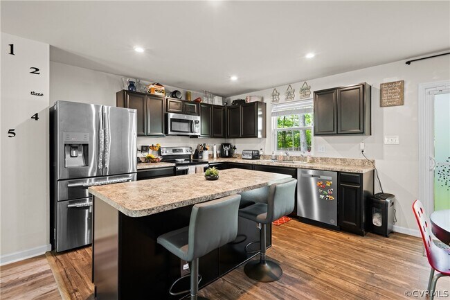 Building Photo - 21012 Baileys Grove Dr