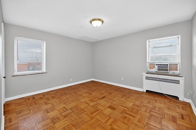 Building Photo - 2802 Digby Ave