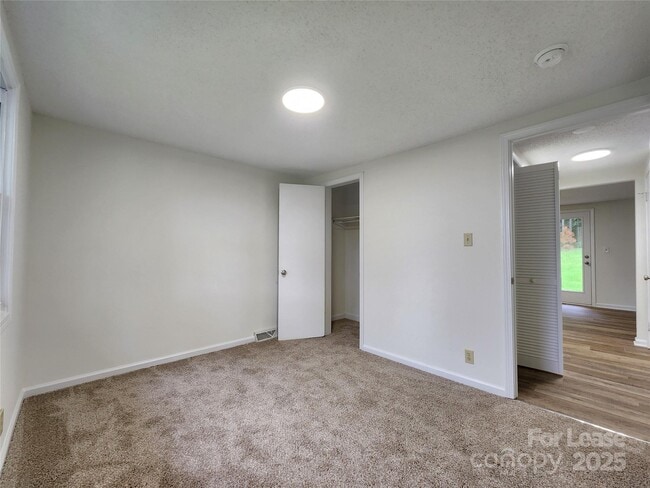 Building Photo - 12719 Cottonville Rd
