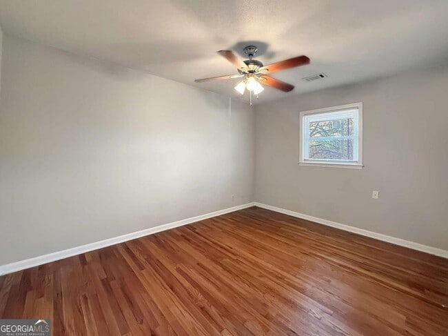 Building Photo - 514 Clover Dr