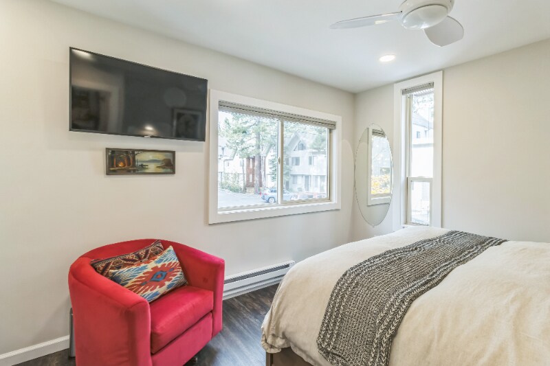 Building Photo - 989 Tahoe Blvd