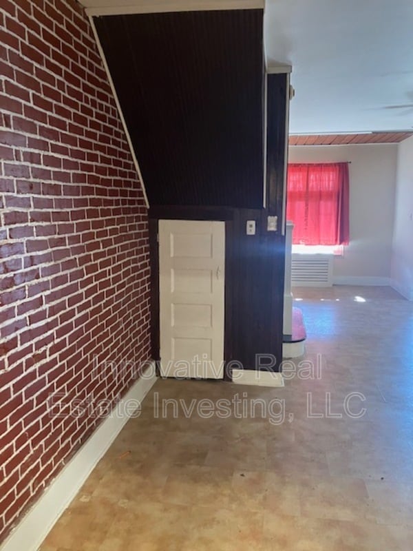 Building Photo - 6115 Lansdowne Ave