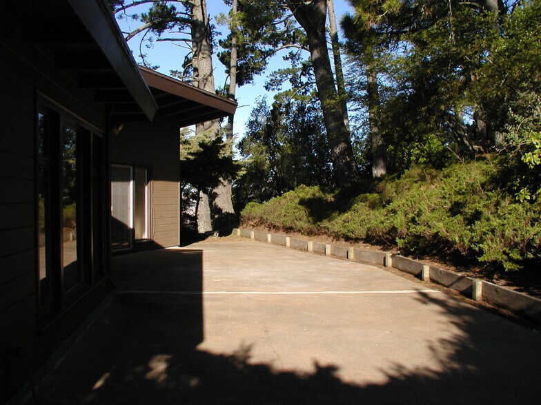 Building Photo - 6100 Skyline Blvd