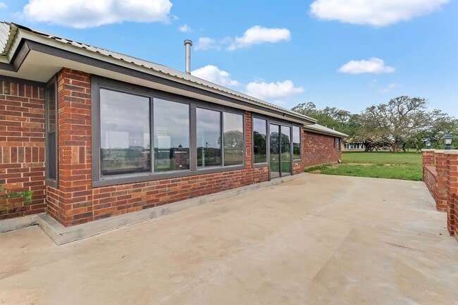 Building Photo - 8321 Co Rd 200