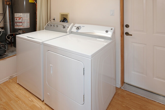 Building Photo - Eldorado Beauty