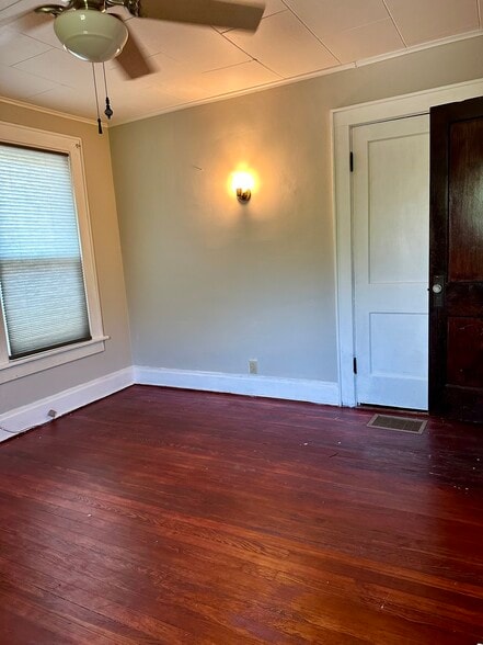 Bedroom 2 - 784 Carpenter St
