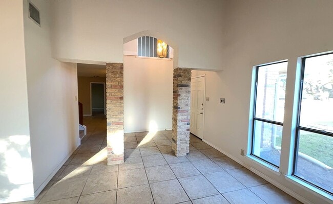 Building Photo - 6042 Spring Time St