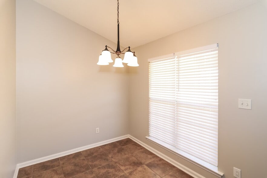 Building Photo - 10333 Cottage Oaks Dr