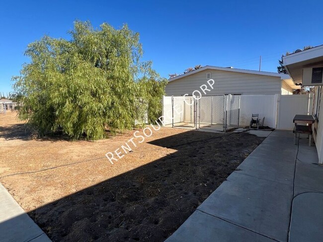 Building Photo - 3 Bedroom Ranch Home For Rent in Palmdale