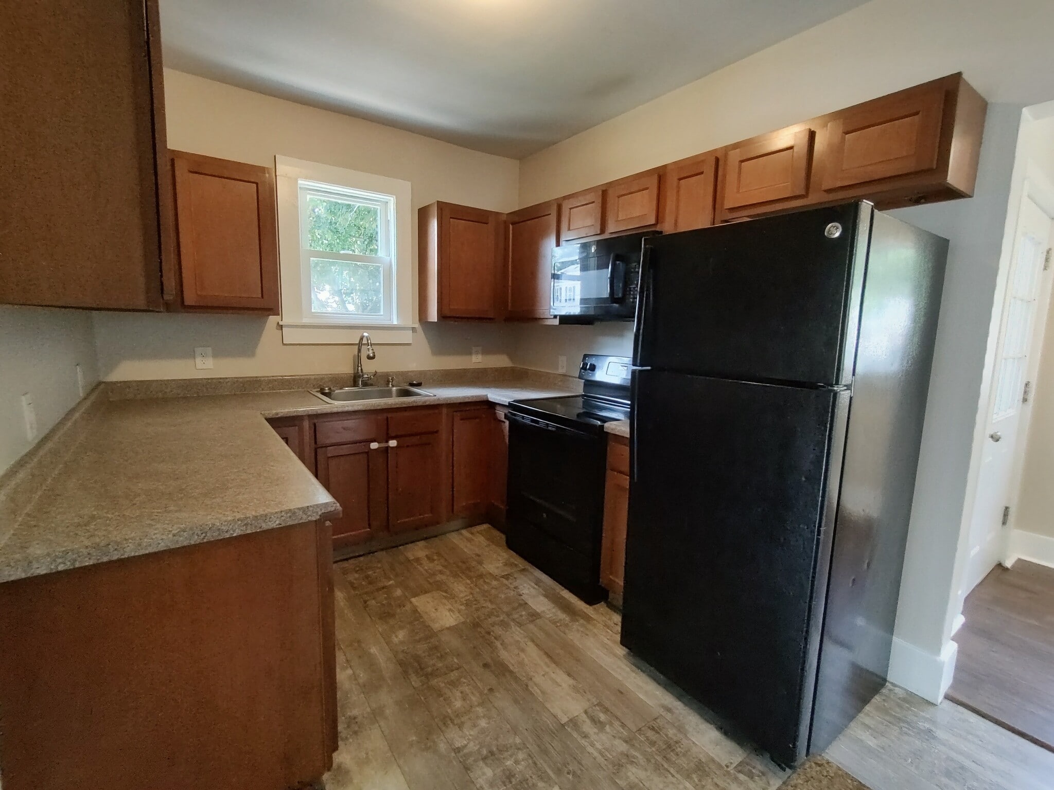 Kitchen - 55 Clayton St