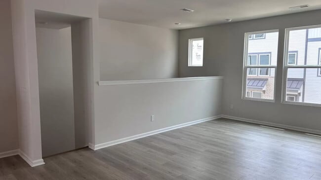 Building Photo - 1420 Blanche St