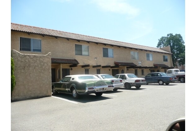 Building Photo - 450 Lake Blvd