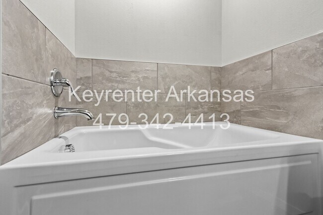Building Photo - Gorgeous home ready for you!